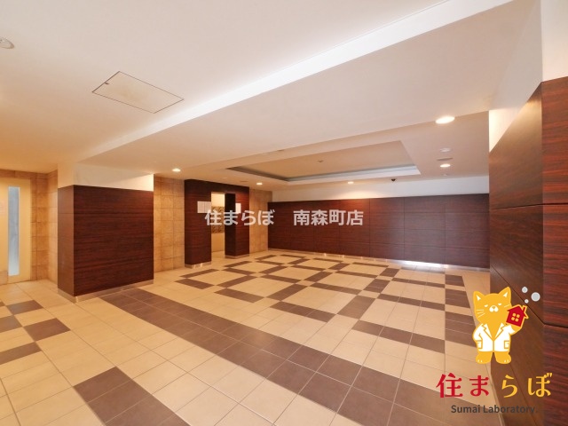 エントランス　共用部の印象も大切に