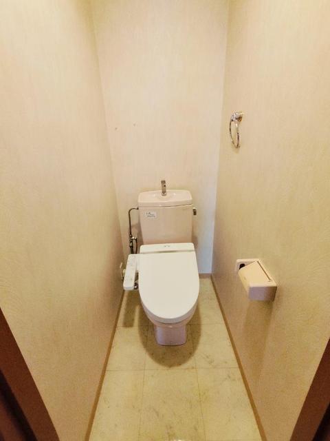 トイレ　洗浄暖房便座