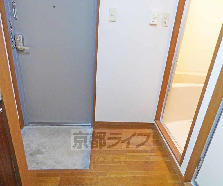 玄関　玄関です。