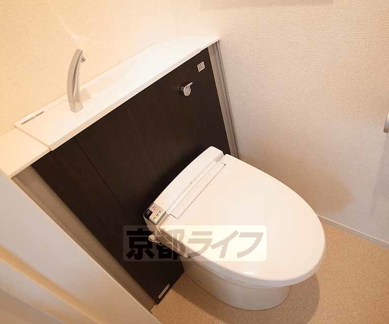 トイレ　手も洗えちゃいます～！