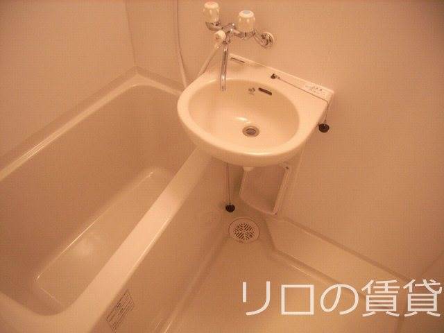 バス・シャワールーム　同型イメージ