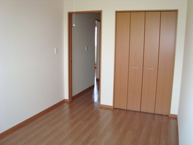 収納　北側洋室収納