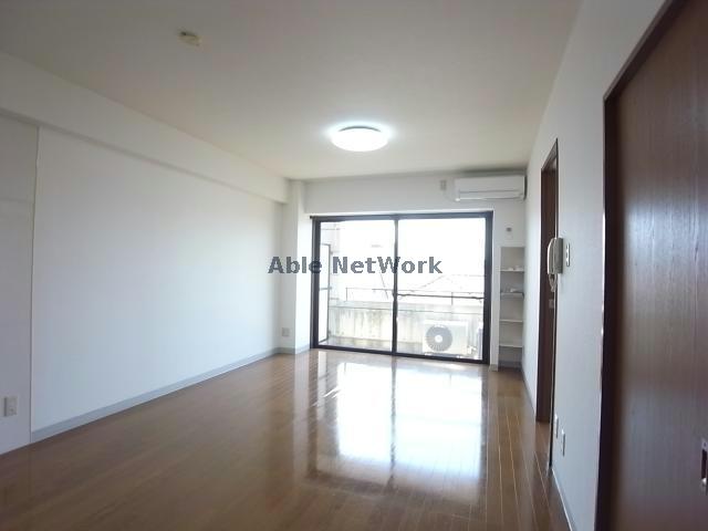 居室・リビング　13.2帖のリビング