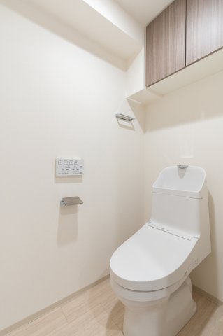 トイレ　※写真は同タイプ住戸です。
