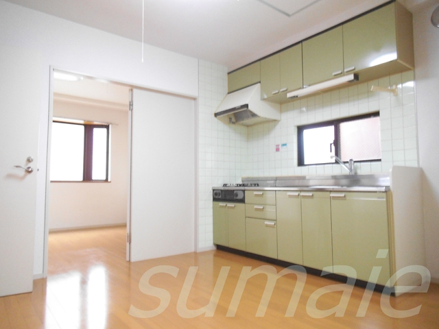 居室・リビング　ダイニングは2面採光で明るいです♪