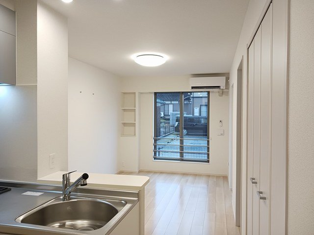 居室・リビング　こちらの居間で趣味の時間をお楽しみください