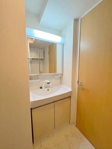 洗面設備　忙しい朝には欠かせない洗面所です