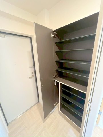 玄関　シューズボックス