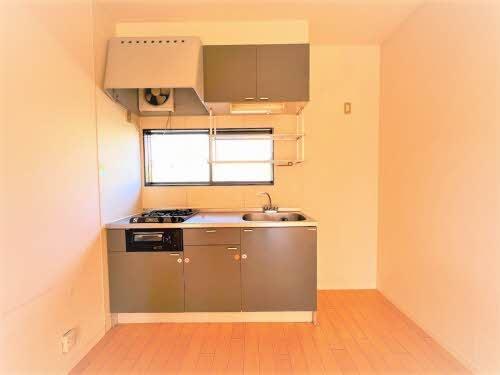 キッチン　ガスコンロも備えつけで嬉しいですね☆