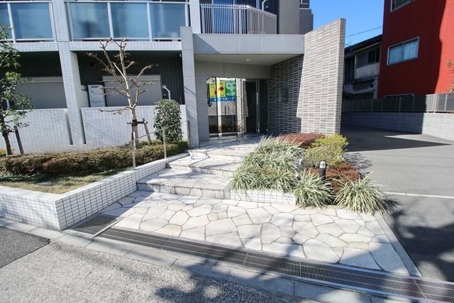 エントランス　☆正面玄関☆