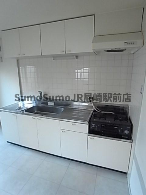 キッチン　コンパクトなキッチンで掃除もラクラク