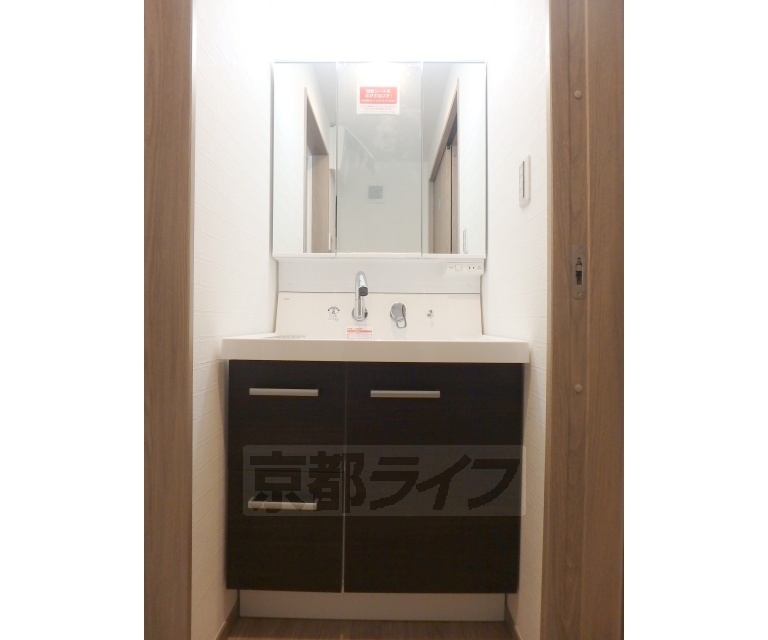 洗面設備　独立洗面台です。