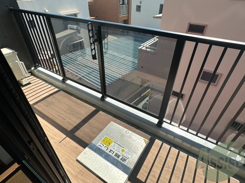 バルコニー　こちらはバルコニー。洗濯物が干せるようになっています。