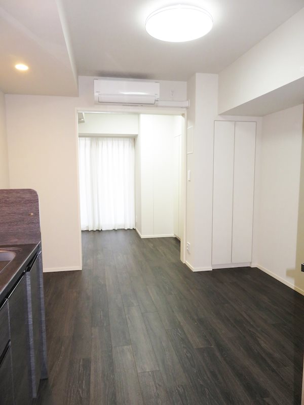 居室・リビング　室内写真は同タイプ別号室です