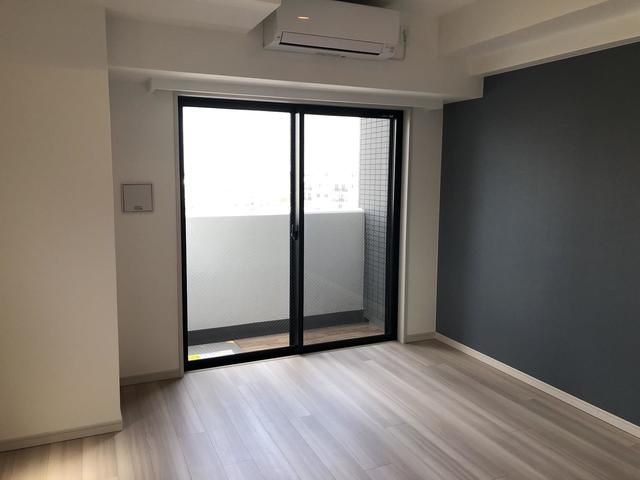 居室・リビング　別号室参考写真です