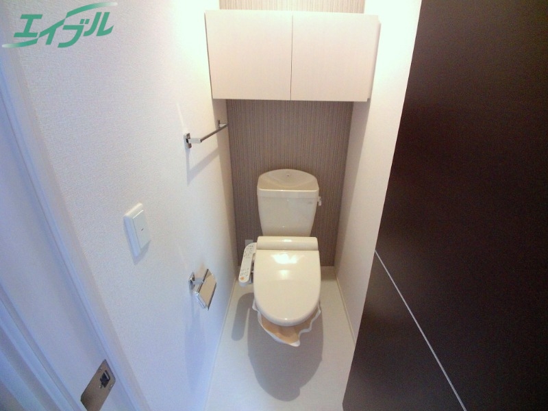 トイレ　同型反転参考写真