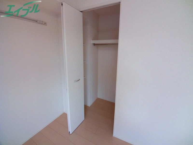 収納　同型反転参考写真