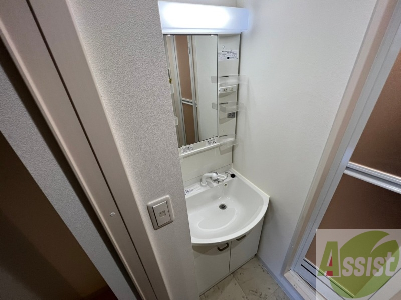 洗面設備　こちらに洗面台があります。朝の洗顔はこちらで。