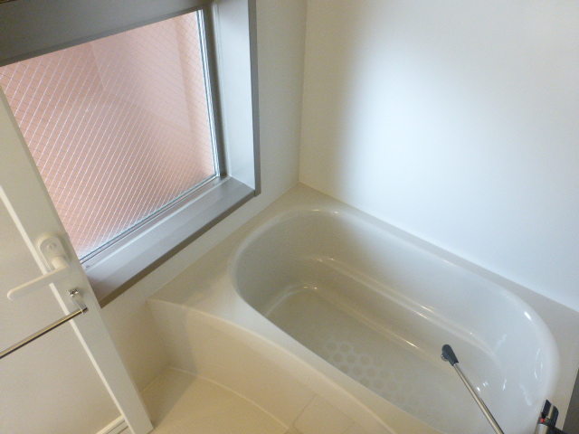 バス・シャワールーム　※別部屋の参考写真です。