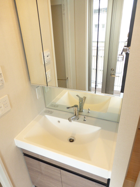 洗面設備　※別部屋の参考写真です。