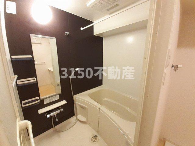 バス・シャワールーム　落ち着いた空間のお風呂です