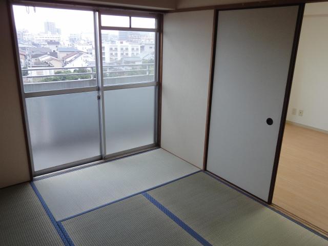 居室・リビング　※同タイプ部屋の写真です。