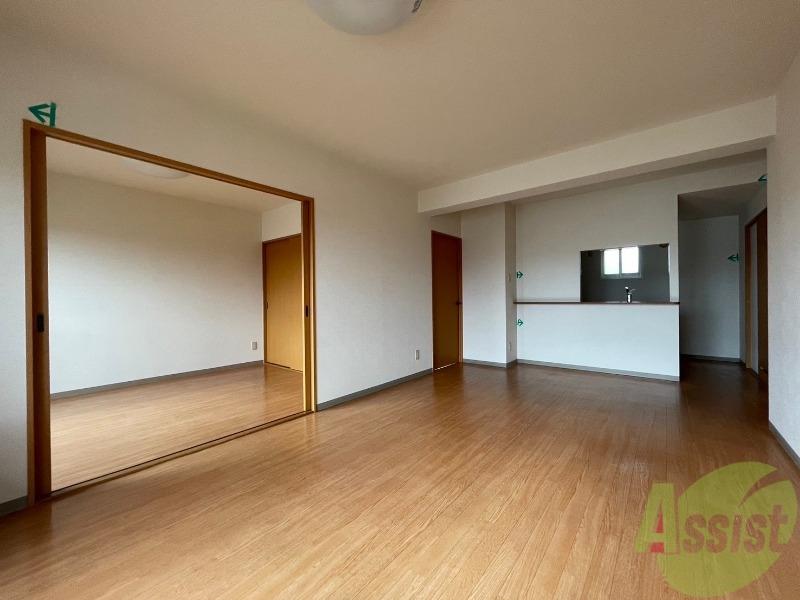 居室・リビング　広くてキレイなお部屋が広がっていて、充実した生活が送れそう。