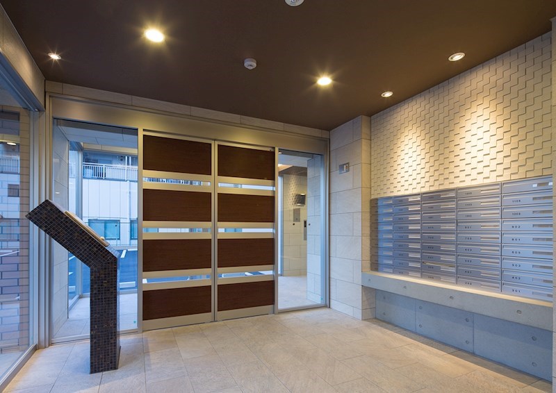 エントランス　安心と安全のオートロックです。