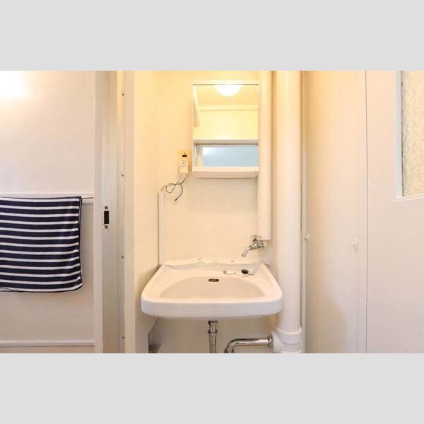 洗面設備　モデルルームの写真です