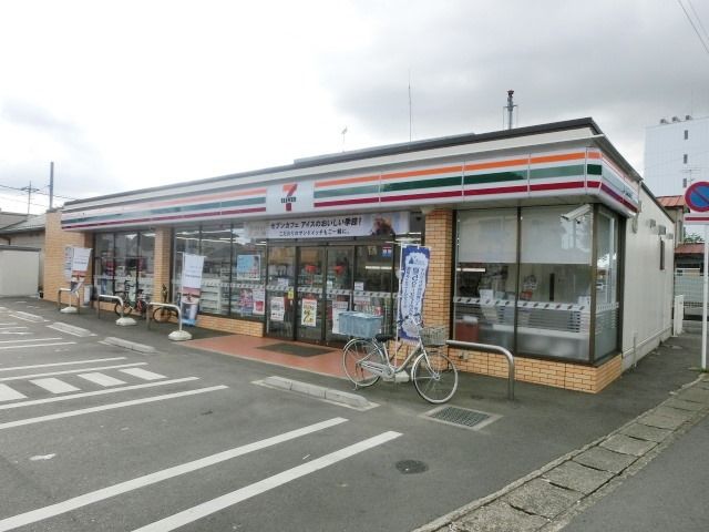 コンビニ　セブンイレブン八街駅南口店（コンビニ）まで411m