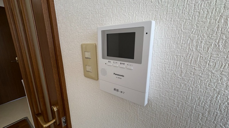 セキュリティ　モニター付きインターホン♪