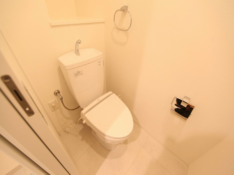 トイレ　温水洗浄暖房便座付トイレ