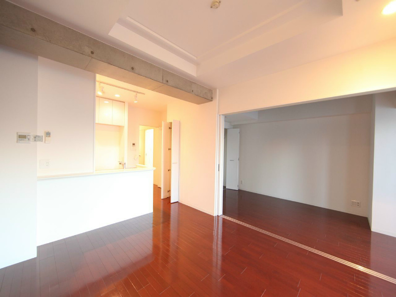 居室・リビング　ＬＤＫ13.9帖　洋室7.8帖　つなげても仕切っても使えます