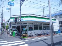 コンビニ　ファミリーマート 東伏見駅前店（コンビニ）まで1045m