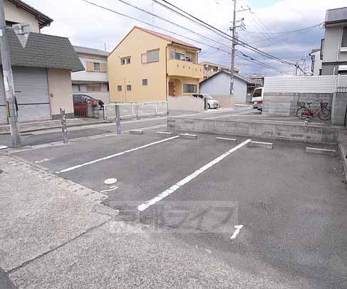 駐車場　駐車場スペースも広い！