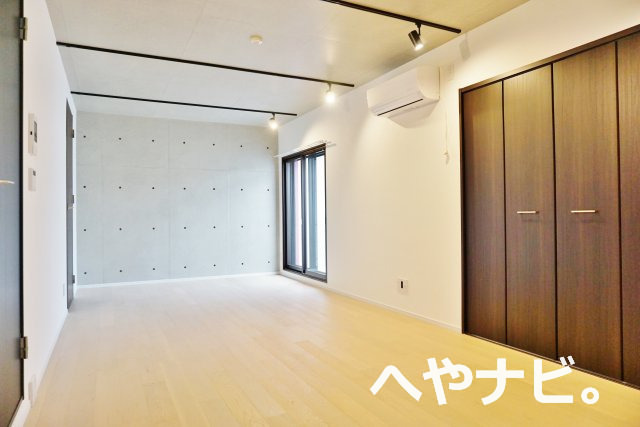 居室・リビング　★リビング ※建具のカラーが白基調となります