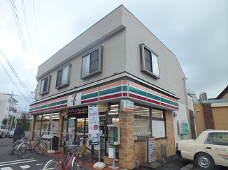 コンビニ　セブンイレブン調布富士見町店（コンビニ）まで430m