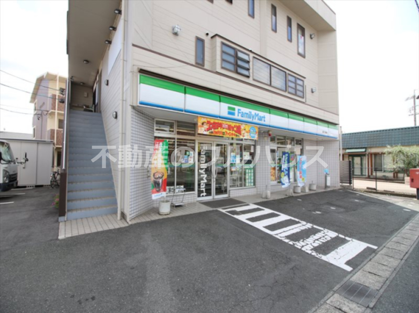 コンビニ　ファミリマート大崎店（コンビニ）まで379m