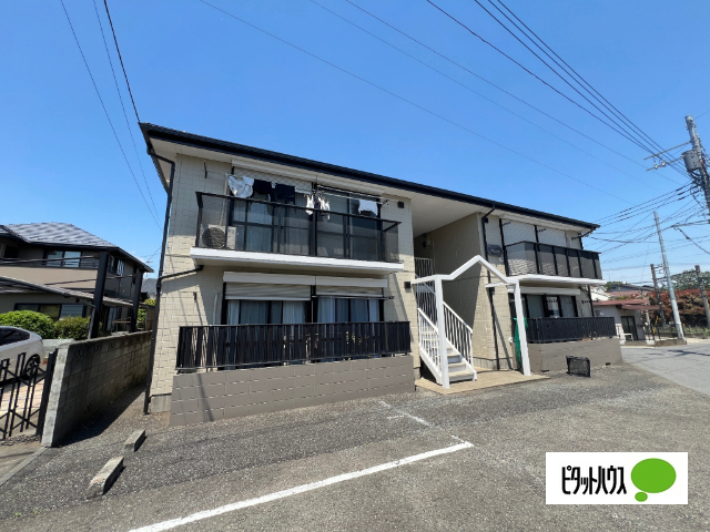 建物外観　目の前駐車場