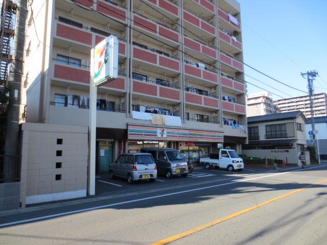 コンビニ　セブンイレブン（コンビニ）まで400m
