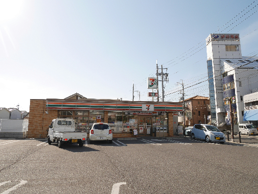 コンビニ　セブンイレブン 泉佐野高松東店（コンビニ）まで404m