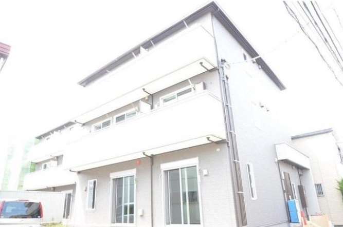 建物外観　日当たり良い南向き