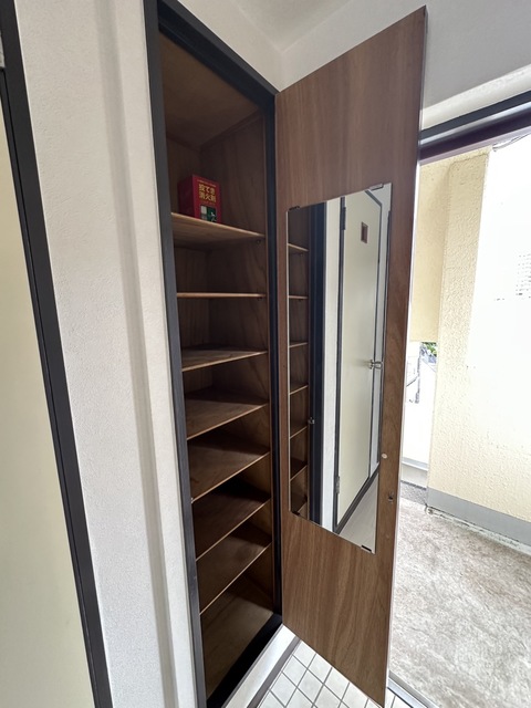 玄関　別部屋参考写真です