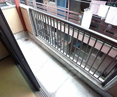 バルコニー　ベランダに洗濯機置けます