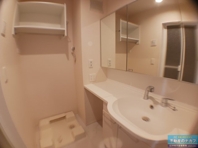 洗面設備　※同タイプの部屋写真です