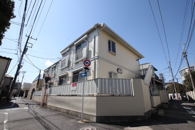 建物外観　全戸東向きの物件です
