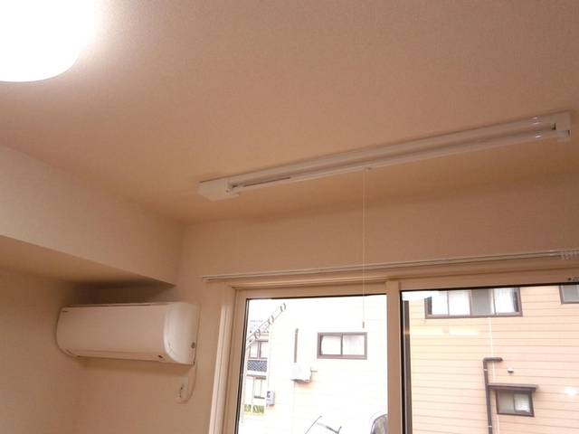 その他設備　室内物干し