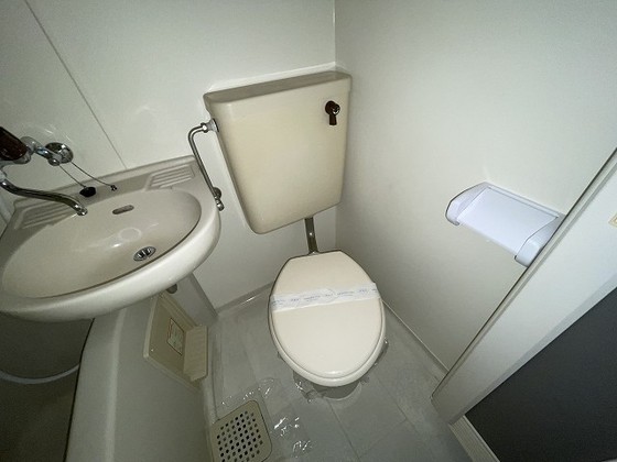 トイレ　※別の部屋の写真です。