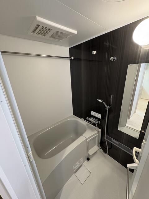 バス・シャワールーム　※別部屋　参考写真
