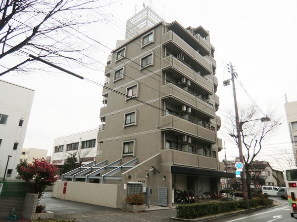 建物外観　エレベーター付きで重たい荷物も楽々♪